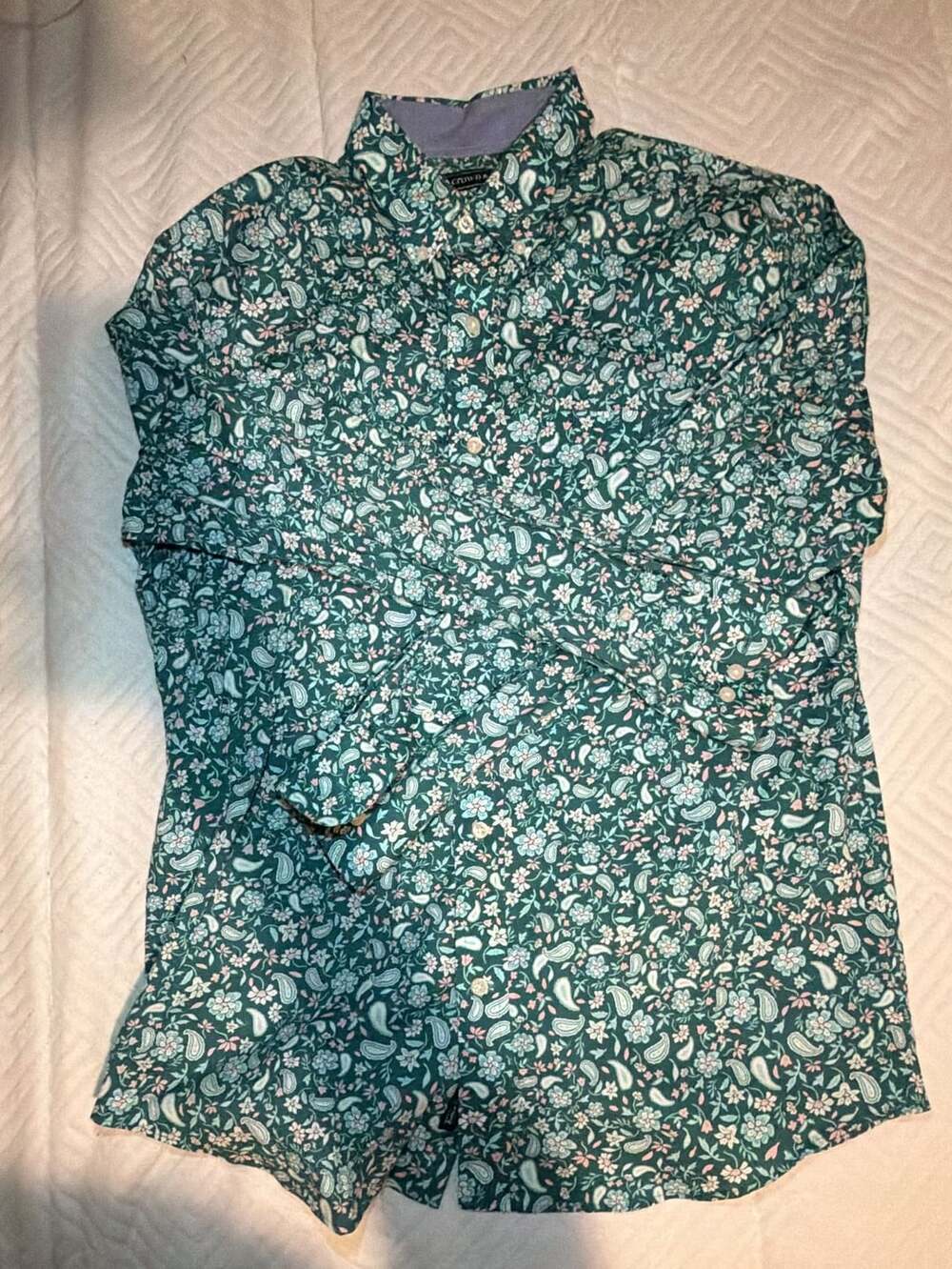 Crown & Ivy Classic Fit Shirt Size M Green Floral Paisley Button Down